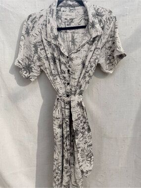 The Great. Short Sleeve Shirt Dress in Cream with Gray Floral Print